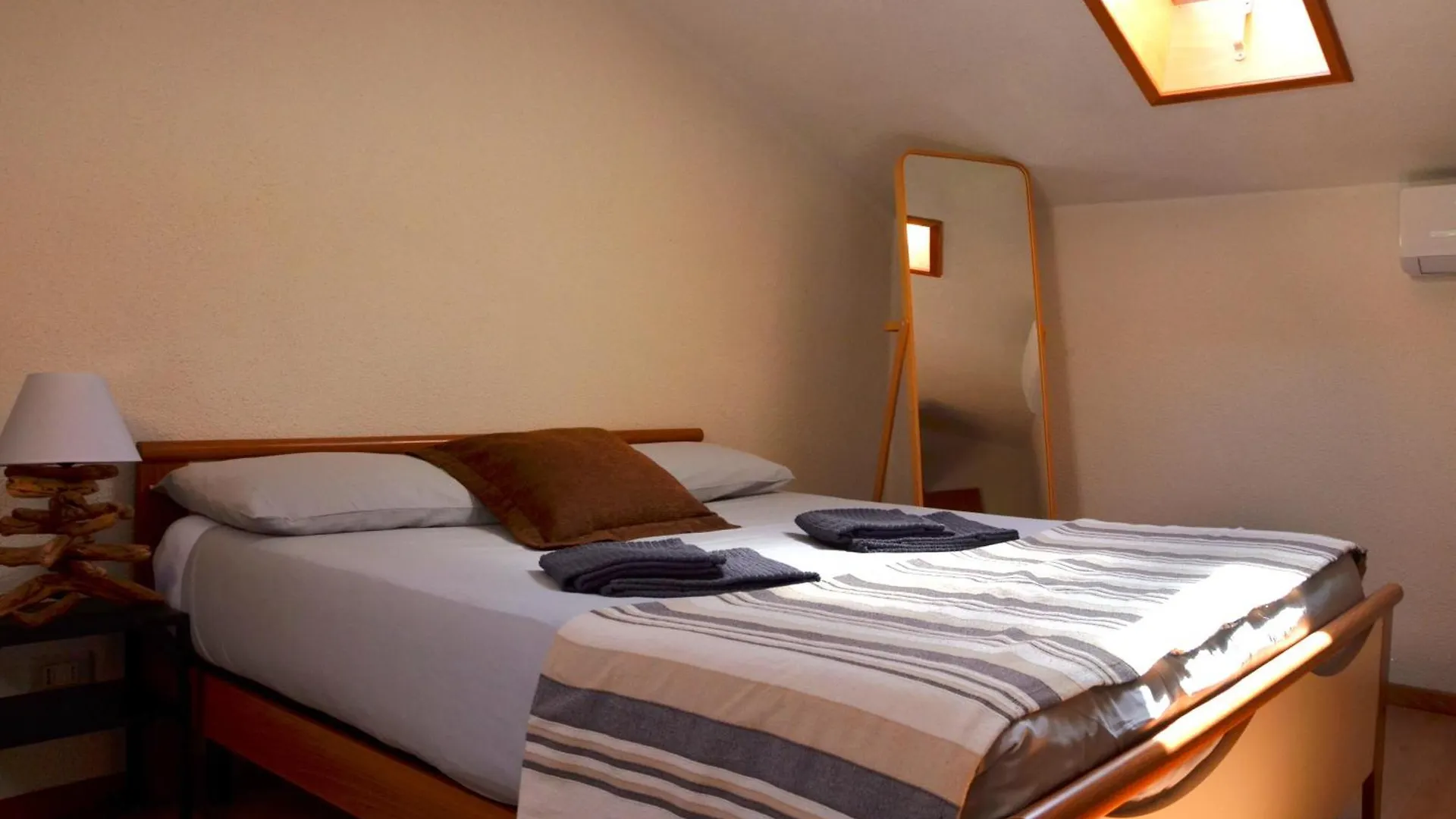 Camping Italia 90 Two Levels Apartment Domaso