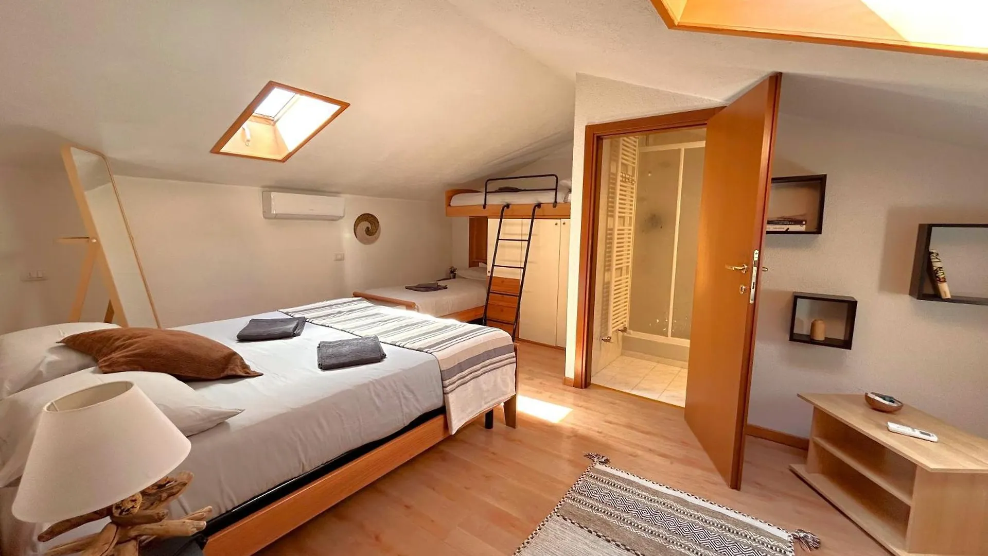 Camping Italia 90 Two Levels Apartment Domaso