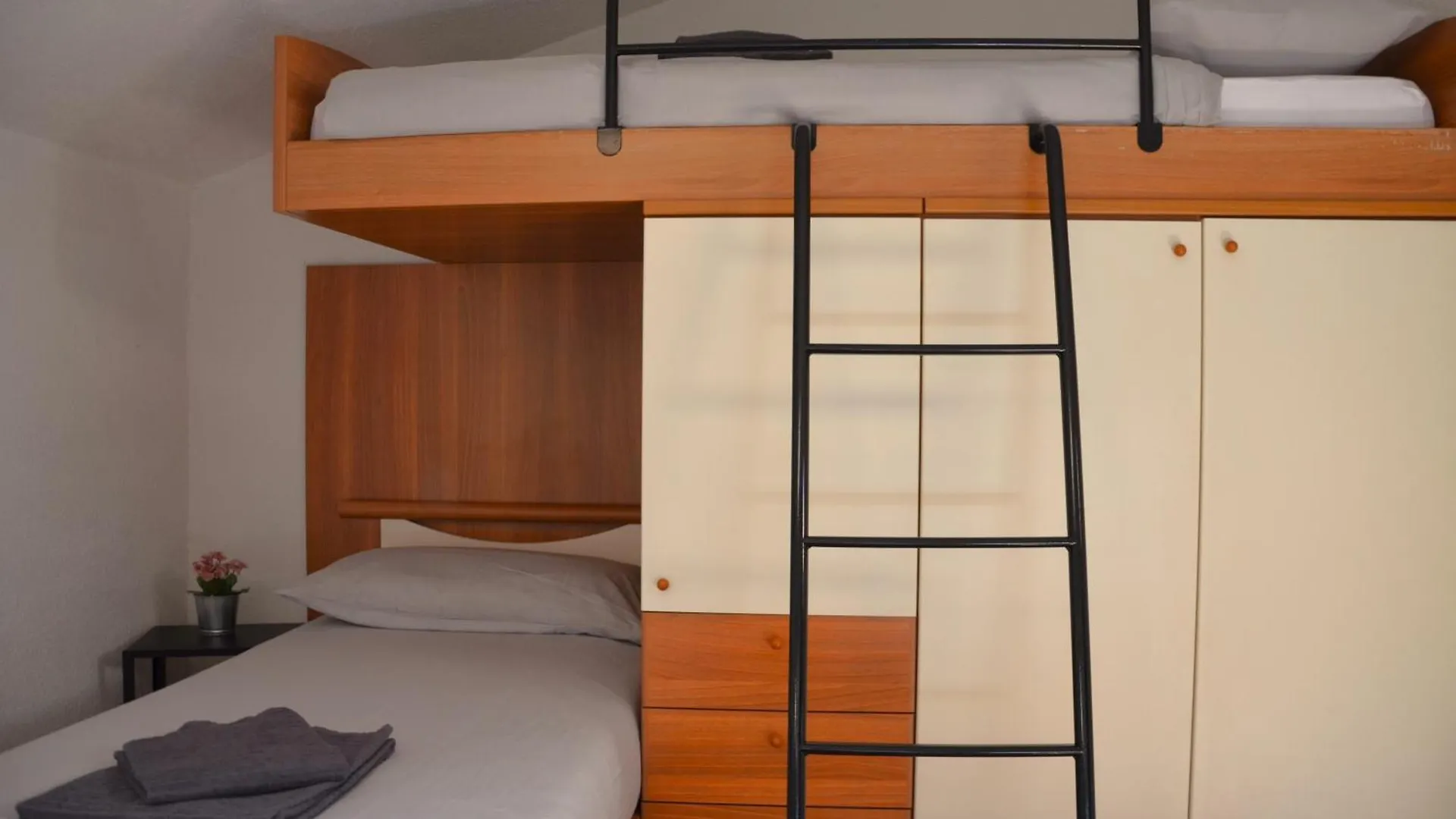 Camping Italia 90 Two Levels Apartment Domaso